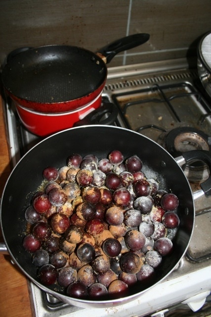 Plums on the hob